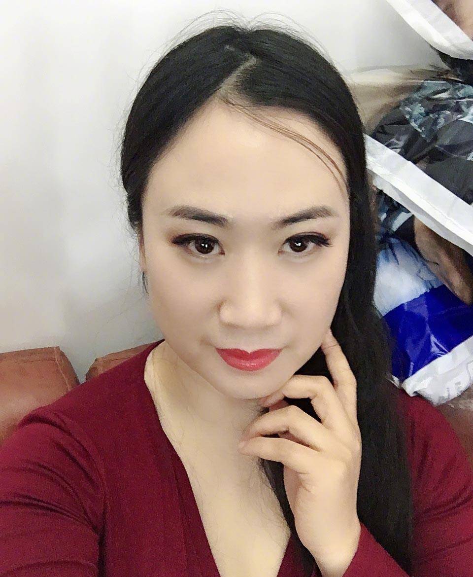 44岁芙蓉姐姐近照曝光,被赞气质优雅,曾是国内第一代网红_网友_获得了