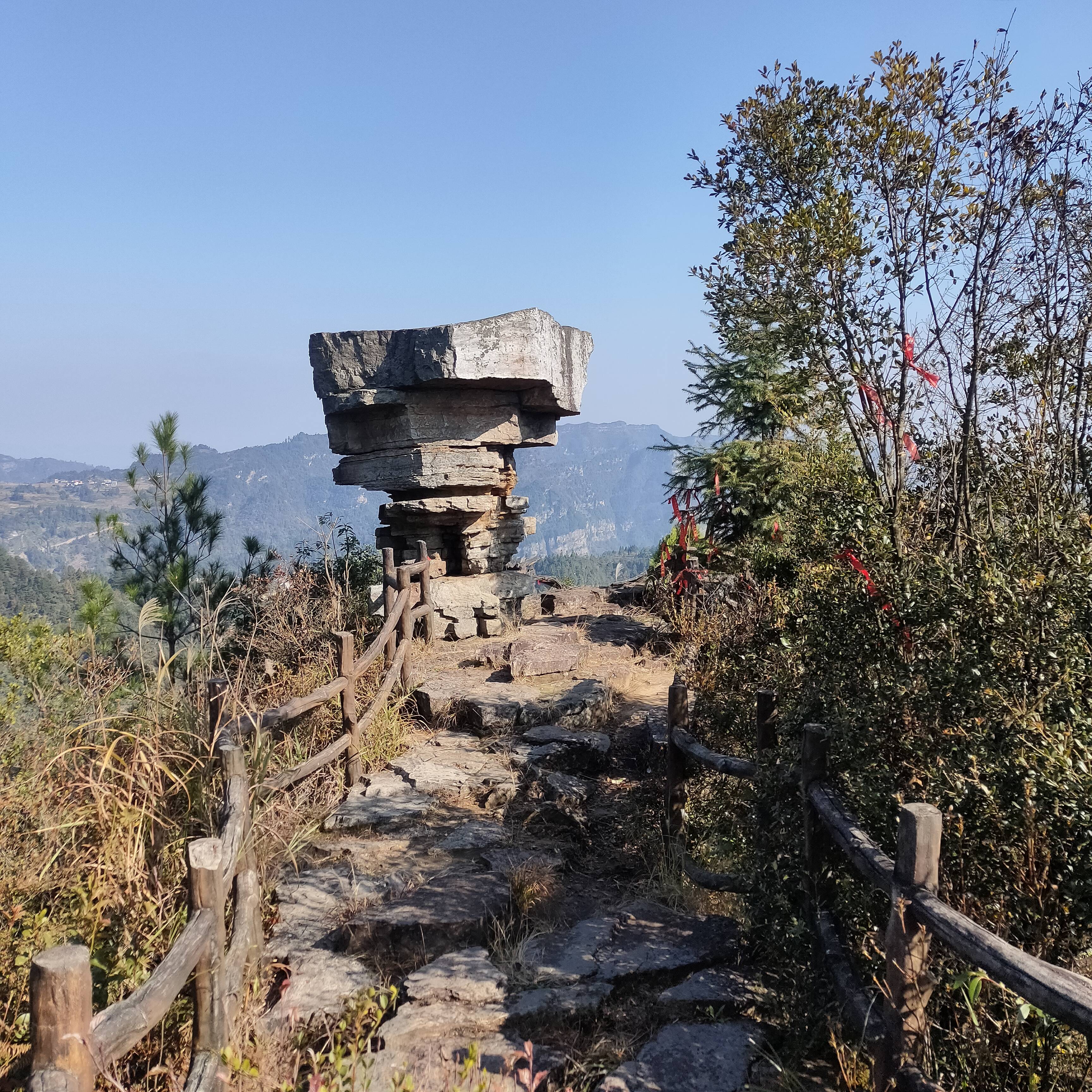 伸手就能抓住彩虹_山村_水族_独山县