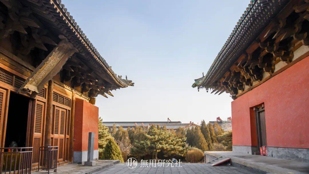 年(1150年)海陵王完顏亮為新造佛剎題寫匾額,寺廟即被稱為