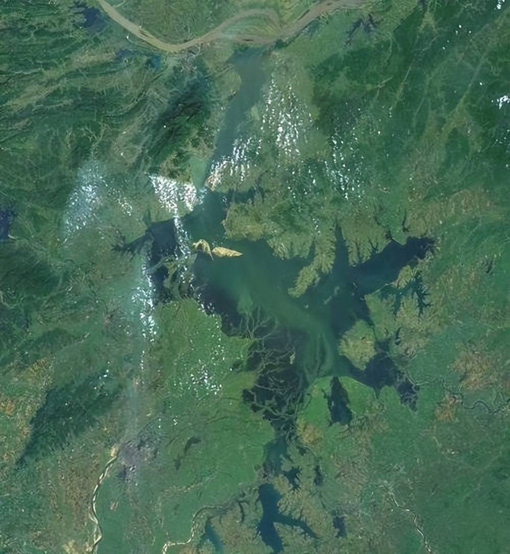 鄱阳湖面积变化有多大？4月中旬至今大了一倍，今年会超青海湖吗