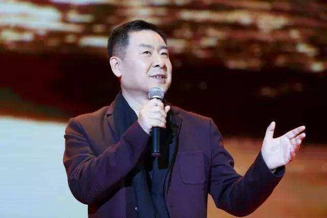 著名朗诵艺术家詹泽在鲸语汇洋教育全媒体配音师直播间开讲啦