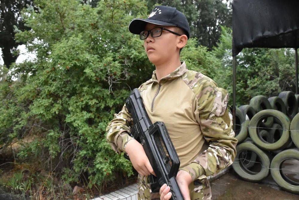 一起来看那些年参加过北漠狼军军事夏令营的小战士都收获了怎样的成长