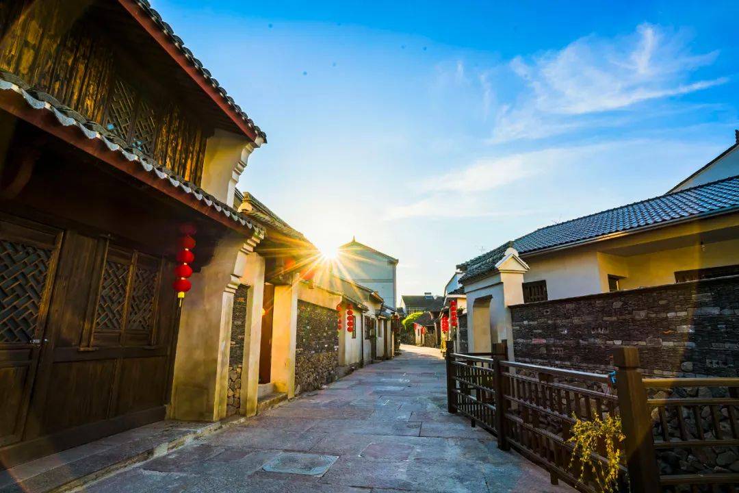 并推出"宋韵诗路"精品文旅线路,循着王安石治鄞县时曾在此留下的足迹