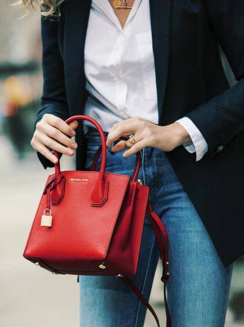 ����ְ��Ԥ������,��Щ���Լ۱Ȱ���ֵ��ӵ��,�����ݶ����ֲ���