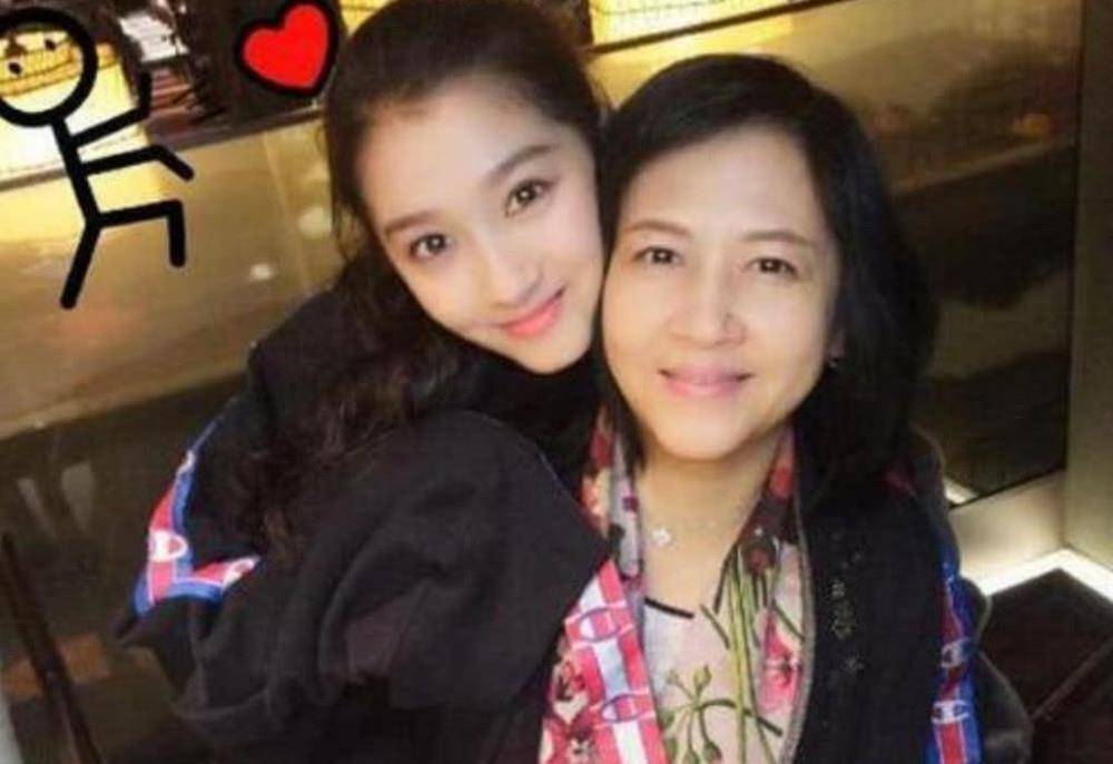 【今日话题】你觉得关晓珊和关晓彤长得像吗?和胖瘦有关吗?