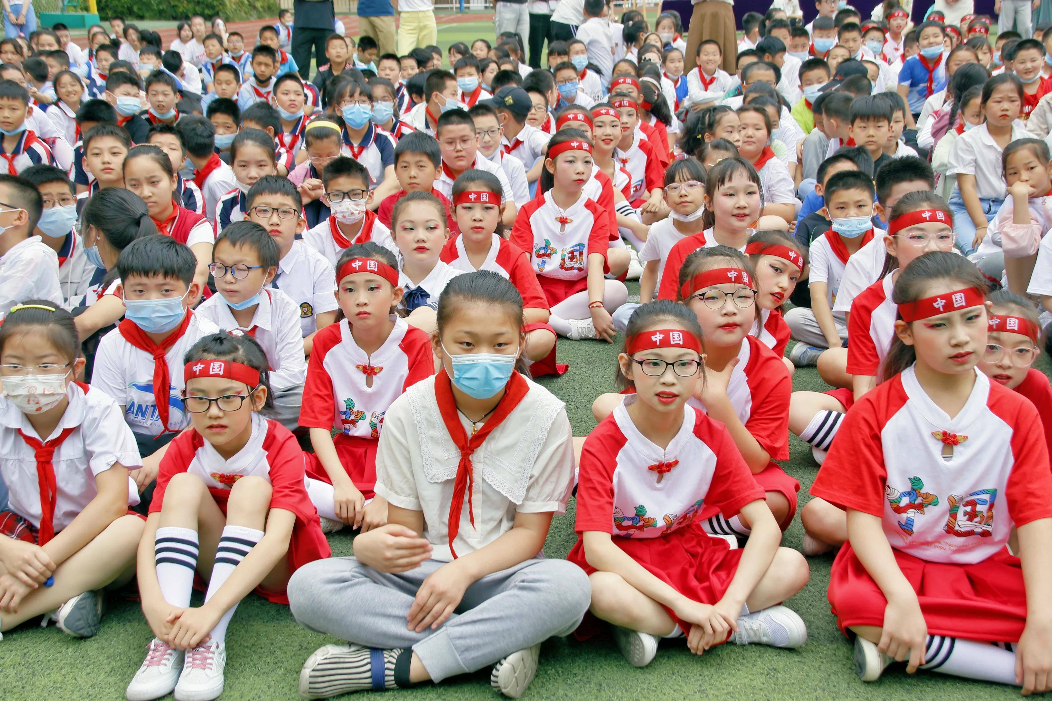 吉祥路小学校服图片