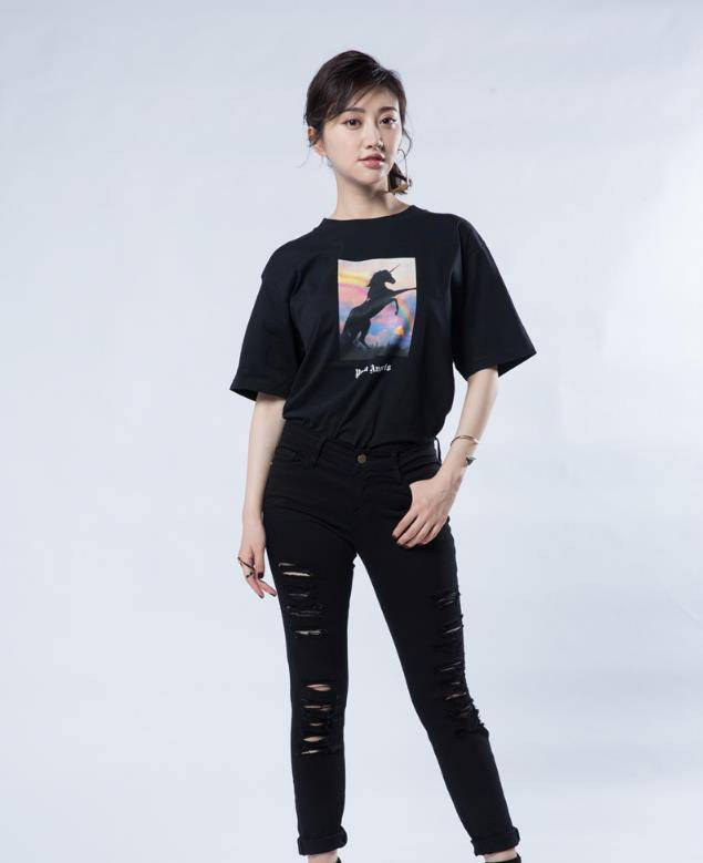 原创盘丝洞的紧身牛仔裤景甜变身女战士网友真帅气