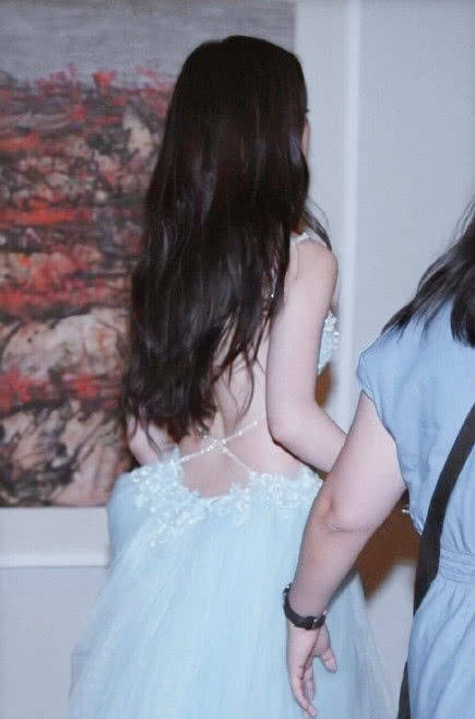 刘亦菲的背杨幂的腰迪丽热巴的腿网友美得不可方物