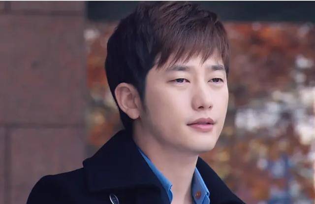 朴施厚:凭借《家门的荣光》爆红,为何44岁不婚?_丑闻_顶流_闵智慧