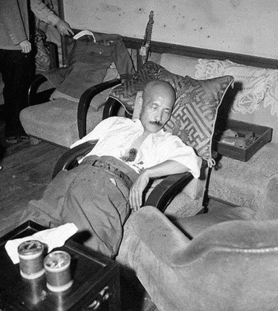 日本甲级战犯东条英机,行刑时泪流满面,垂死挣扎丑态百出_鬼子_绞刑架