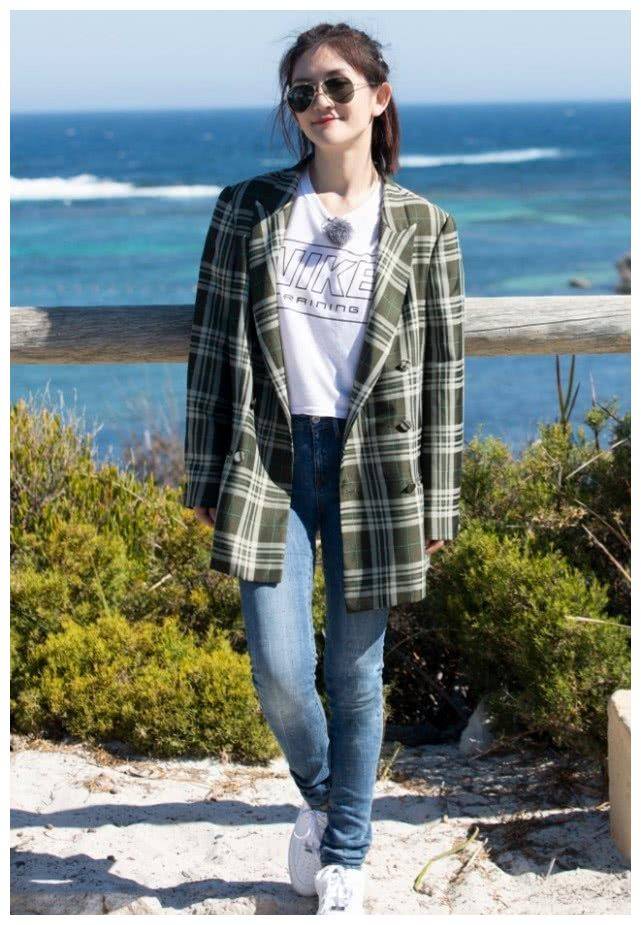 原创这样唱好美开播谢娜穿抹茶色西装贼大气难怪央视敢选她