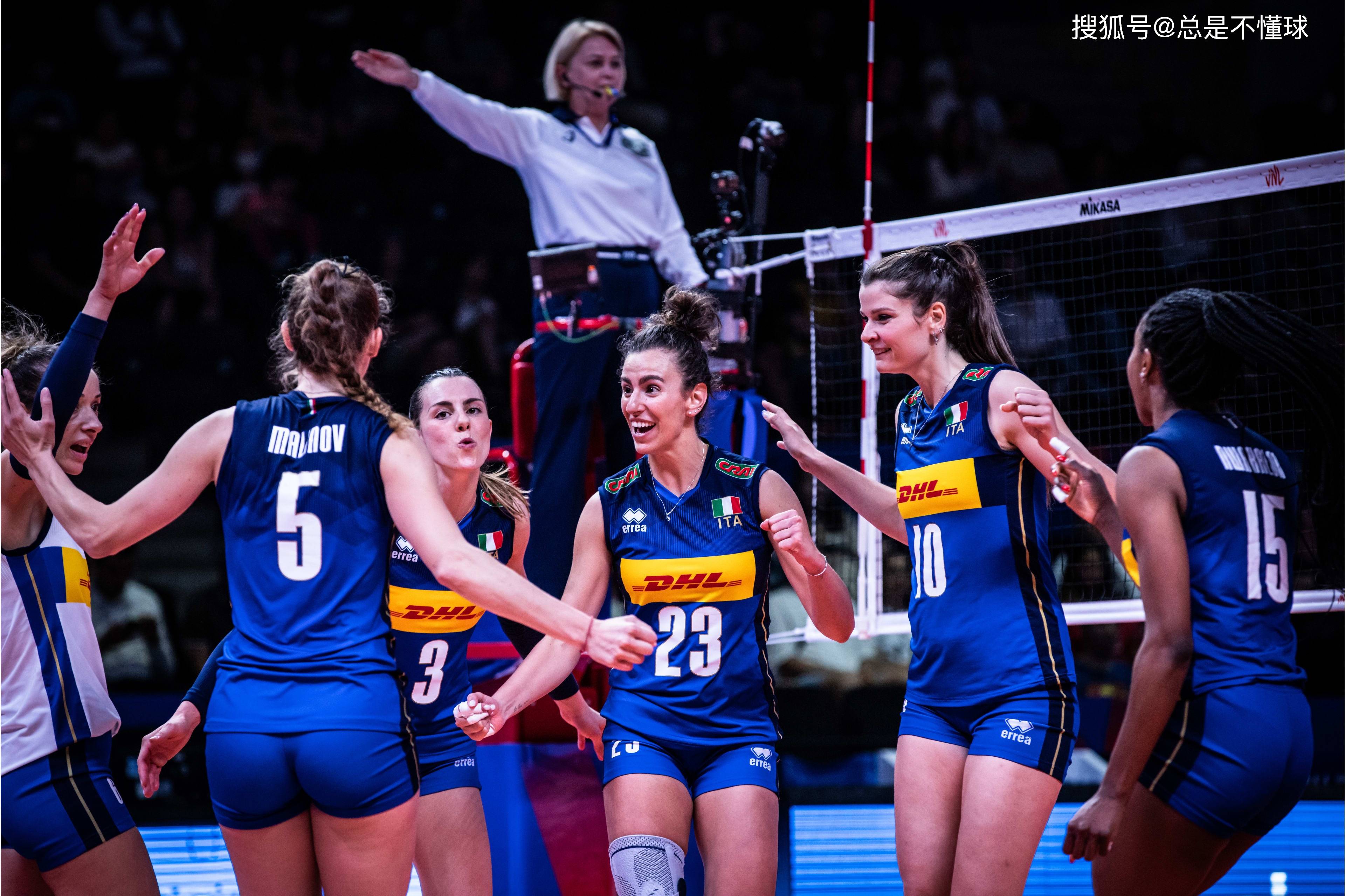 荷兰女排2比3爆冷不敌保加利亚巴西零封波兰意大利逆转夺首胜