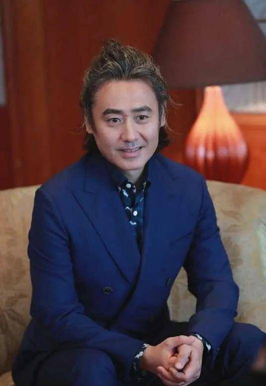 "儒雅大叔"吴秀波的堕落史,和他将小女友送进监狱的隐情_维那_陈昱霖