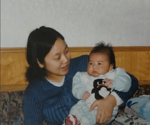论保养只服这6位女星,与亲生女儿同框似姐妹
