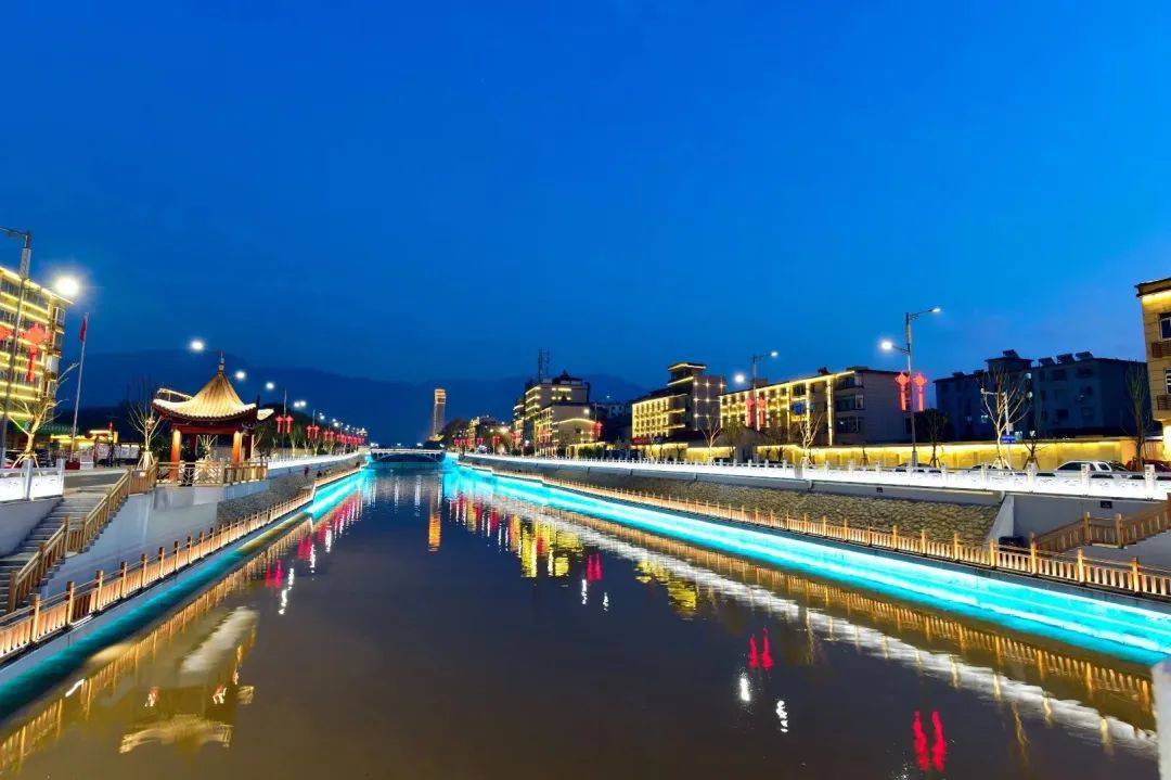 原创美丽的沙河