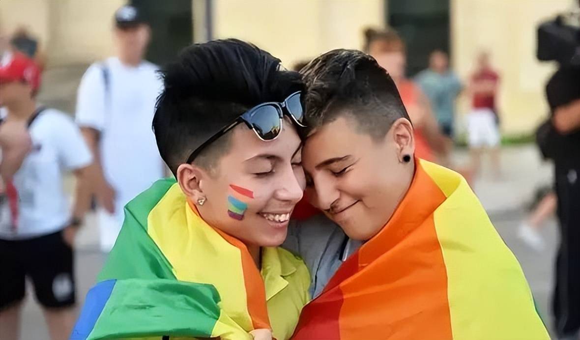 简称国际不再恐同恐跨恐双日(international day against homophobia