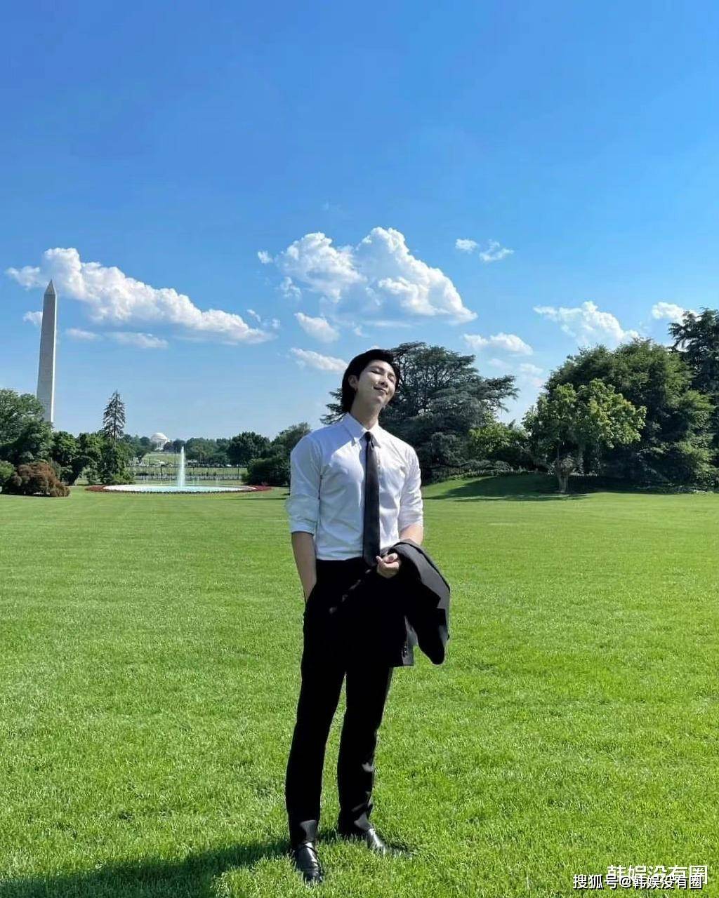 原创防弹少年团金南俊晒白宫认证照粉丝帅死了