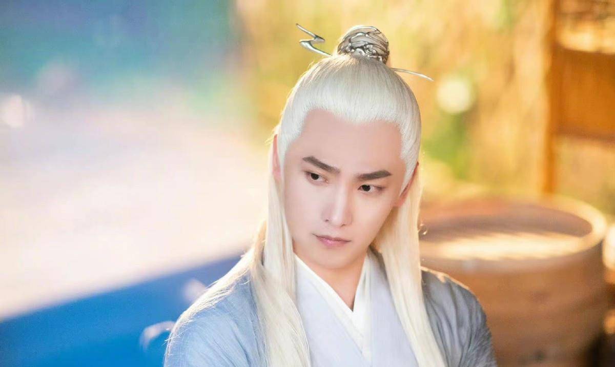 演"白发美男",有人一眼万年,有人像顶了一头枯草_马天宇_造型_朱一龙