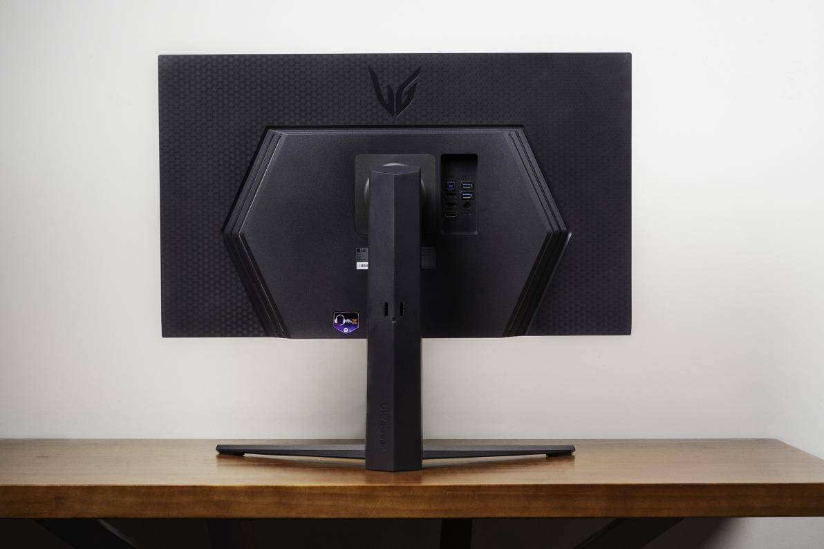 原创32英寸配240hz高刷lg32gq850显示器体验