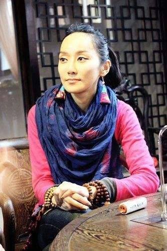 有种"整容"叫萨顶顶卸妆,素颜清纯如玉女,网友:早这样就红了_唱腔