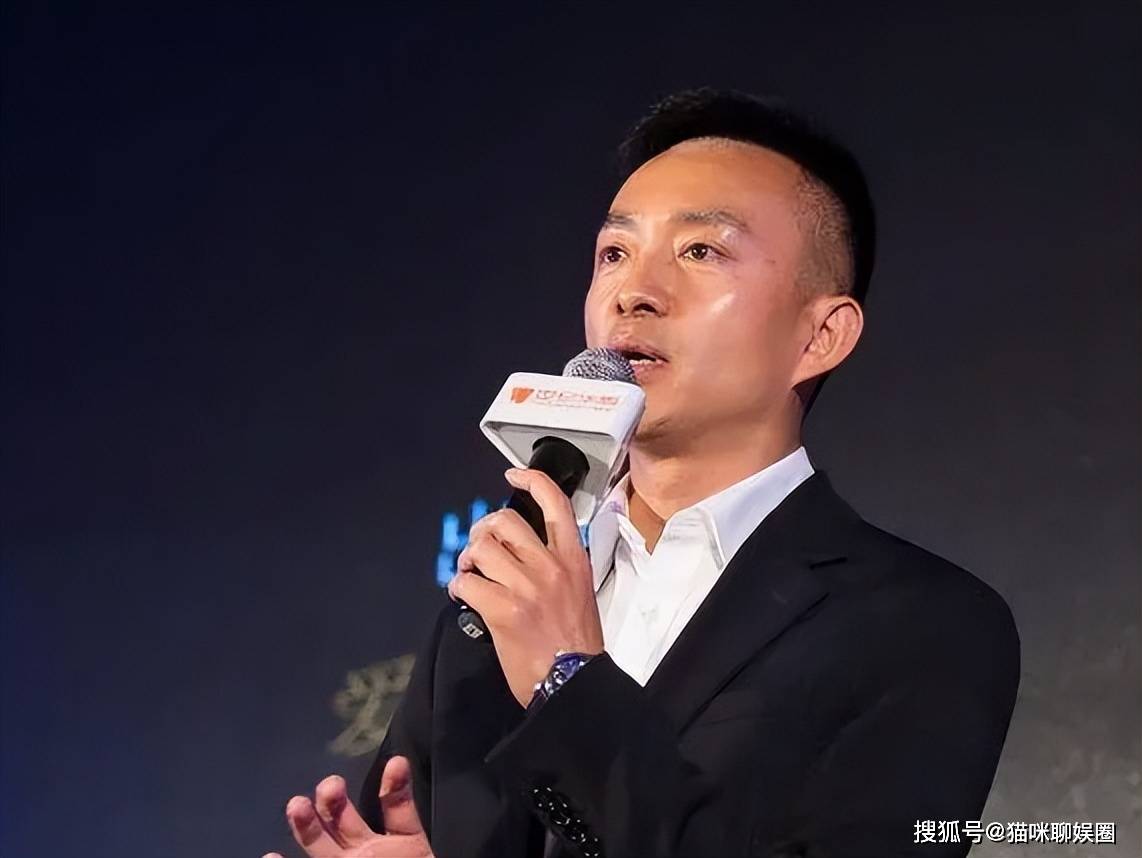 亚宁:长相英俊却取向成谜,央视离职后成百亿霸总,至今未婚