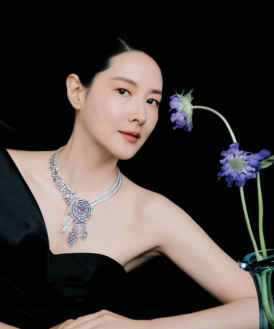 原创温柔而有力量许久不见的李英爱依旧美得令人心动