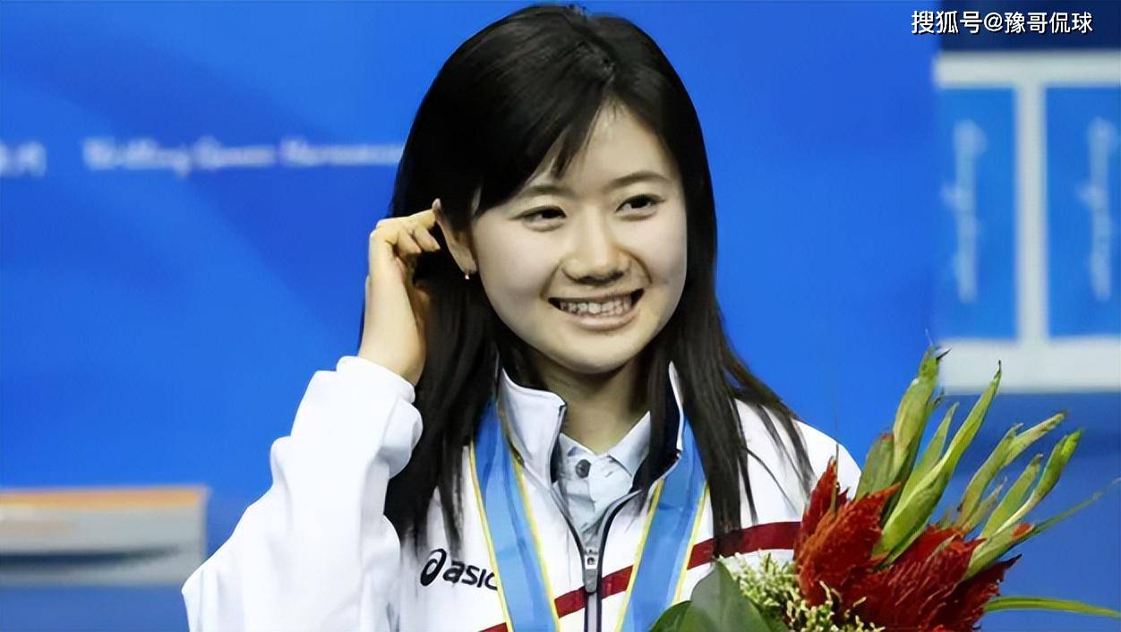 再加上福原爱长着一个娃娃脸十分可爱,福原爱非常喜欢中国,并且在很多