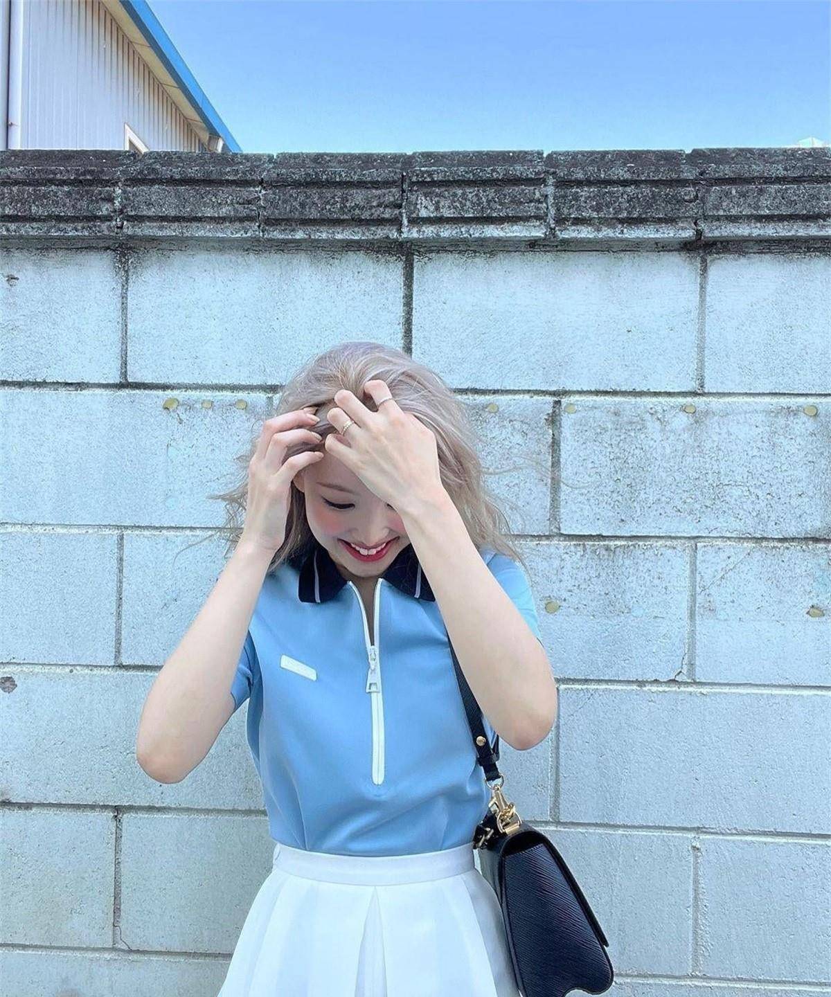 twice成员林娜琏秀出新高度被批腮红过于刺眼