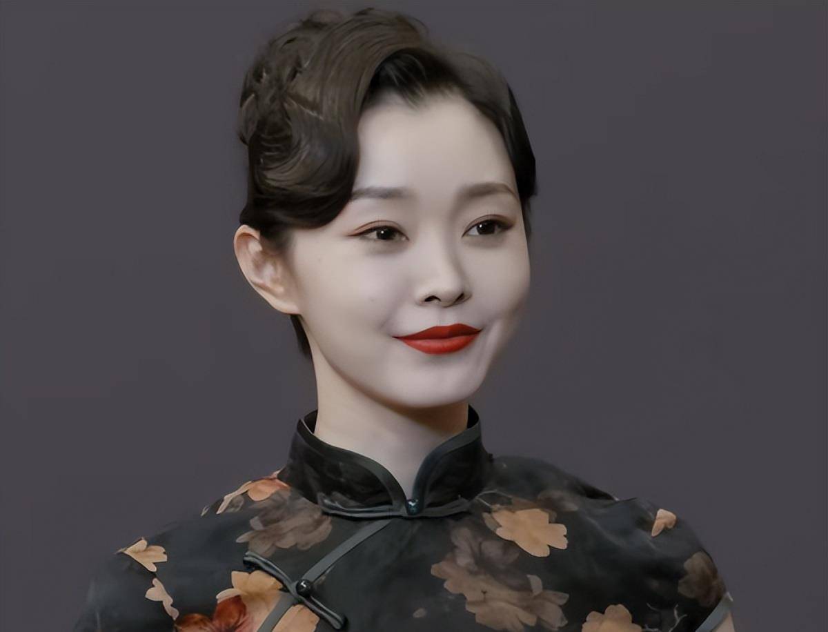 原创四大美女演绎伪装者王鸥和宋轶一秒入戏杨颖多少有点尴尬