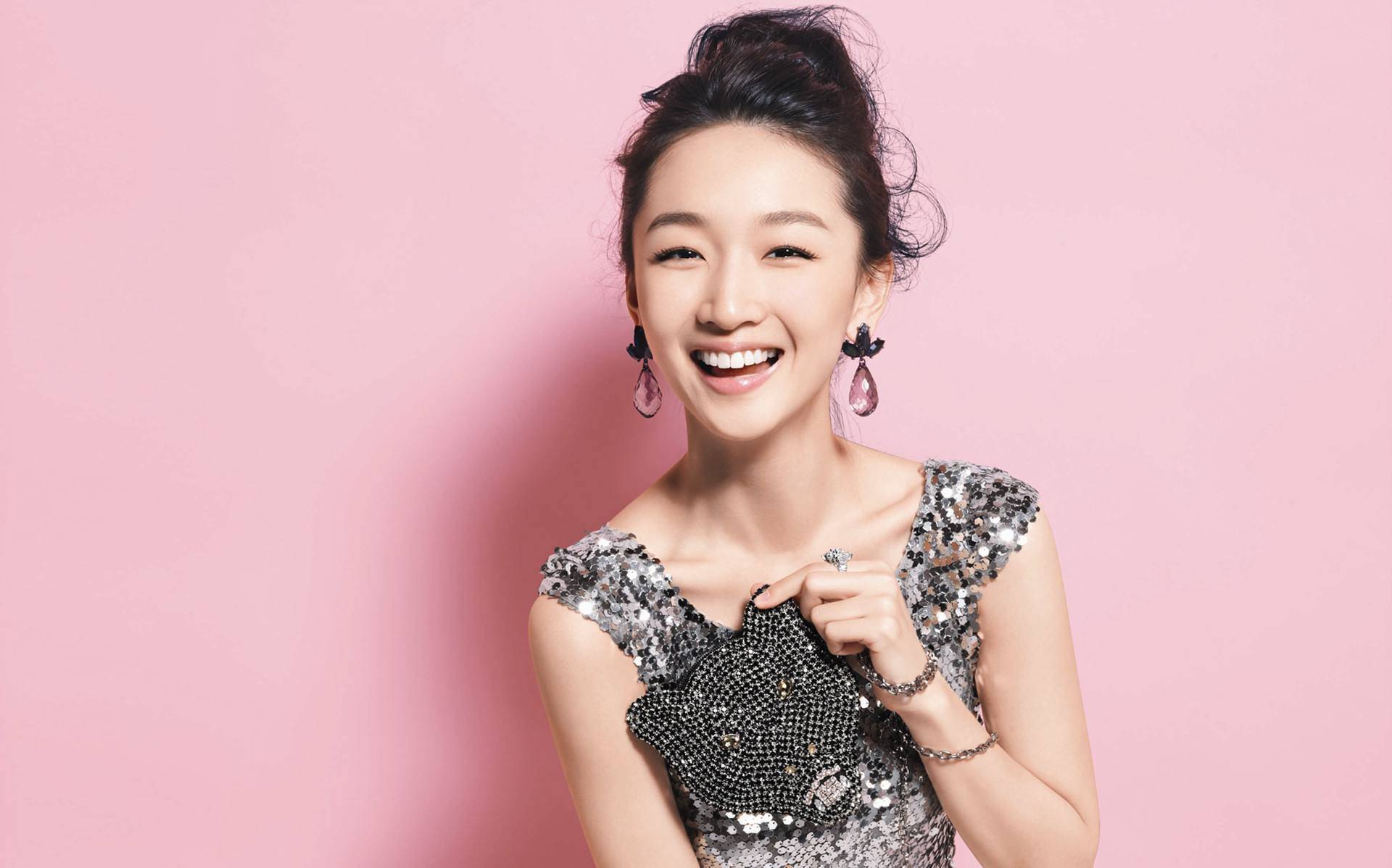 原创张艺谋捧红周冬雨之后再也没有与他合作过真相大白