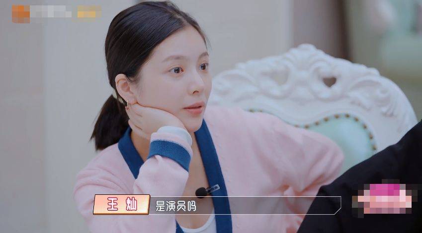 原创王灿有多缺乏安全感介意杜淳拍吻戏向程莉莎打听他的前女友