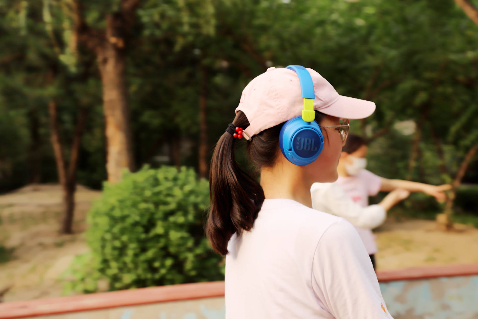 专业眼光为孩子选耳机,jbl jr460nc头戴式降噪儿童蓝牙耳机评测