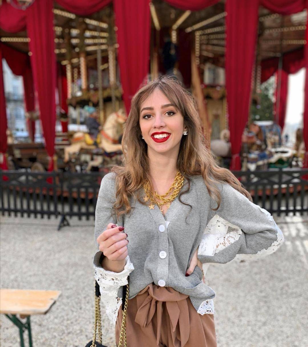 22岁的网红时尚博主,优雅的法式穿搭,尽显小女人魅力