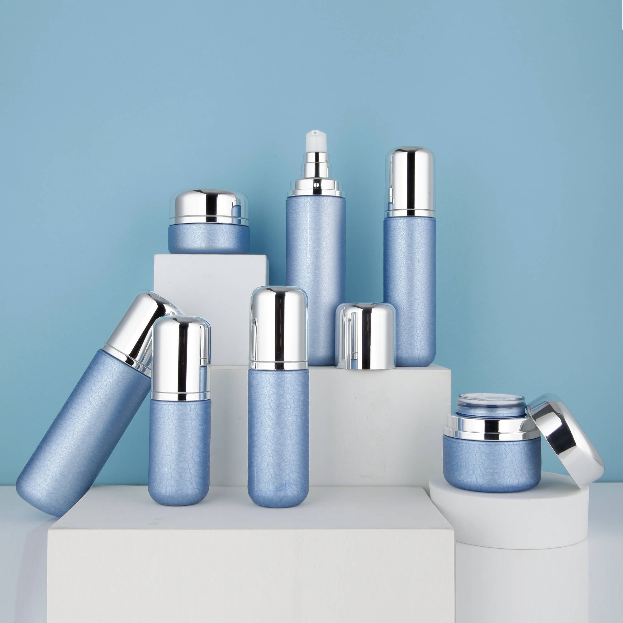 高端时尚化妆瓶套装特殊冰花工艺加持让你的产品包装与众不同
