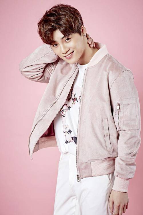 原创曾是蔡徐坤队友被称为最男团的人创4若出道into1队长非他莫属