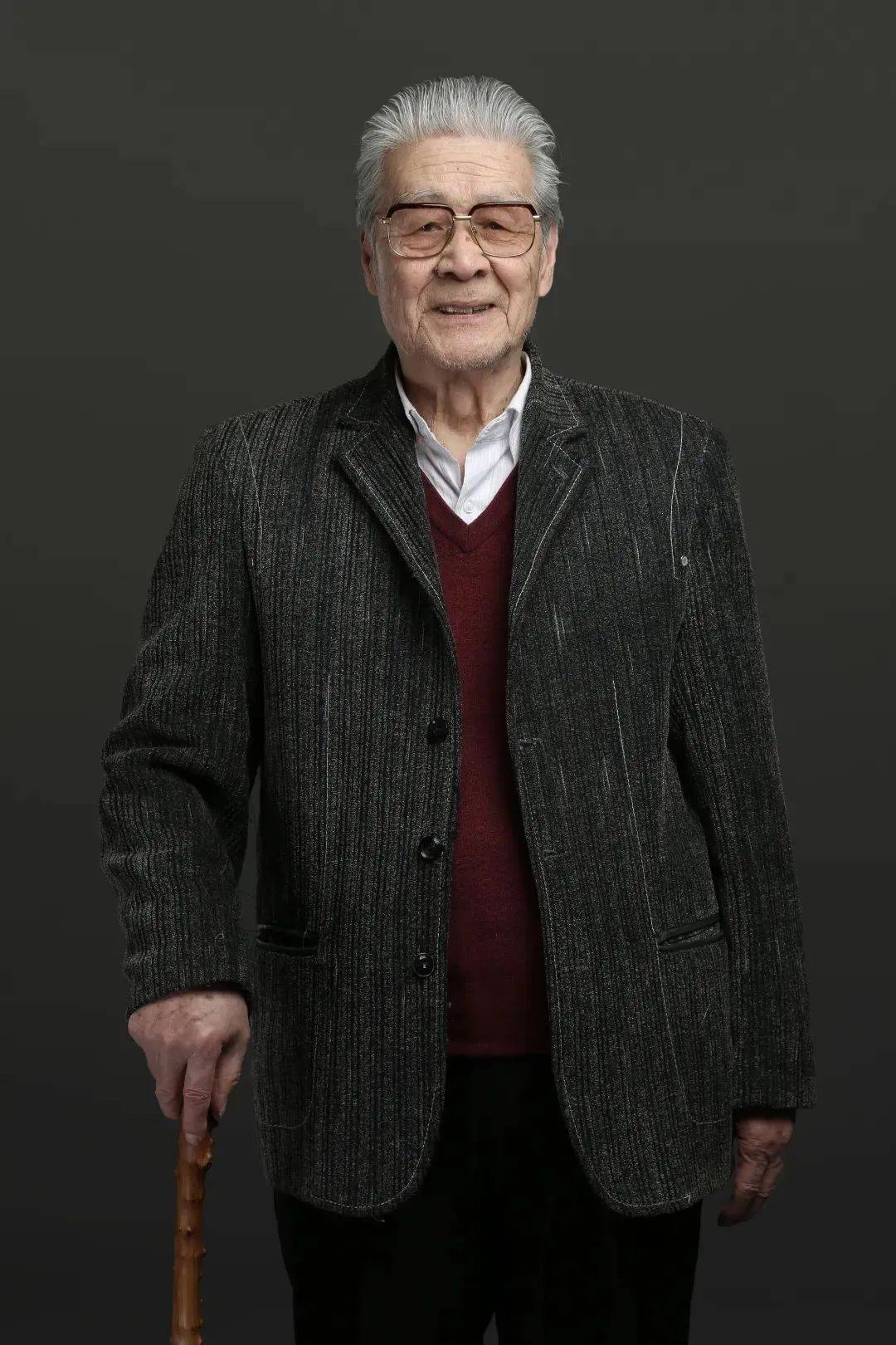 榜单|蓝天野逝世:姜子牙"封神" 新片入市影城复工令票房大涨_电影