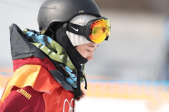 u型场地健将李爽变身酷炫公主,让人眼前一亮_滑雪_女子_冠军赛