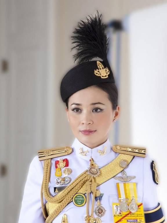 原创泰国苏提达皇后一位从保镖晋升到泰国皇后的女性