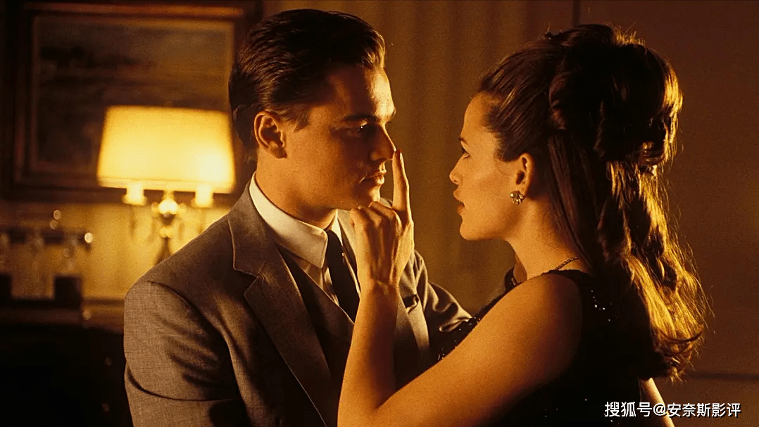 原创猫鼠游戏莱昂纳多传神演绎少年巨骗冒充机长高智商骗财色