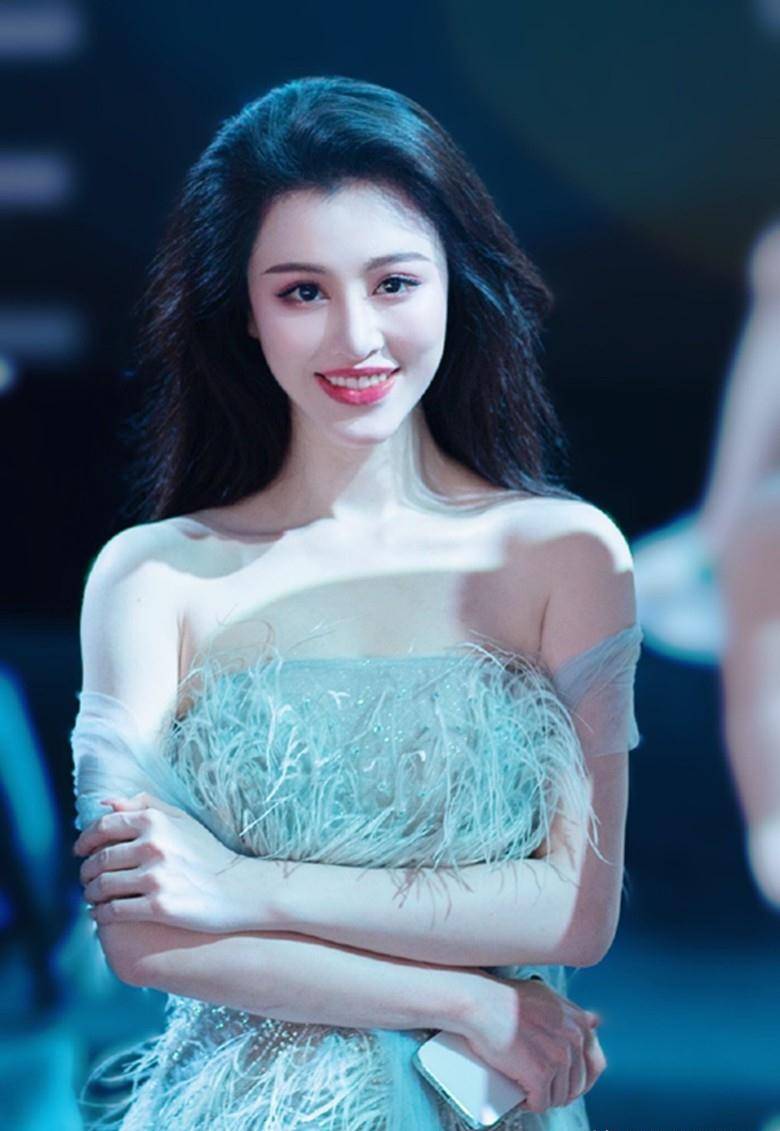 刘翔前妻葛天最新照片真美她要和过去挥手