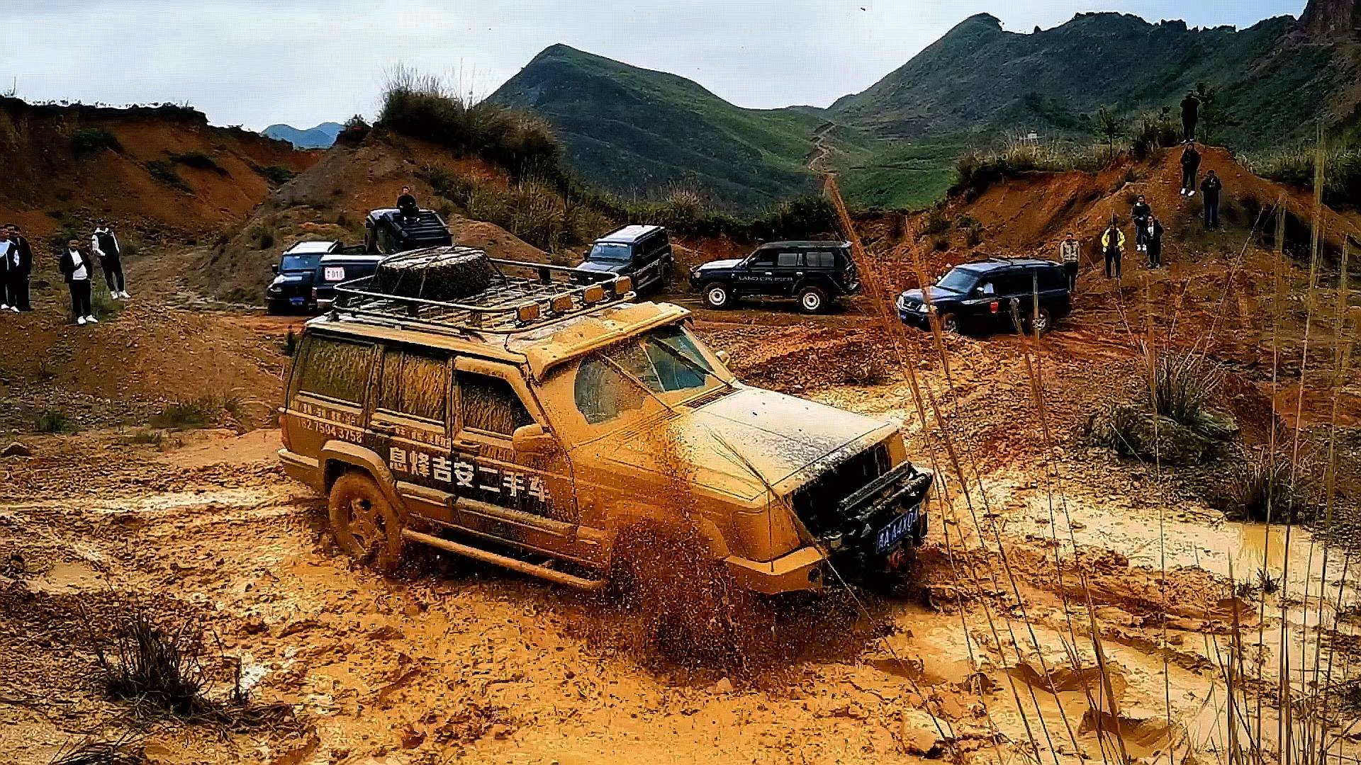 北有阿拉善，南有英雄坡，贵州栗木国际山地越野公园挑战自我，释放满满激情。