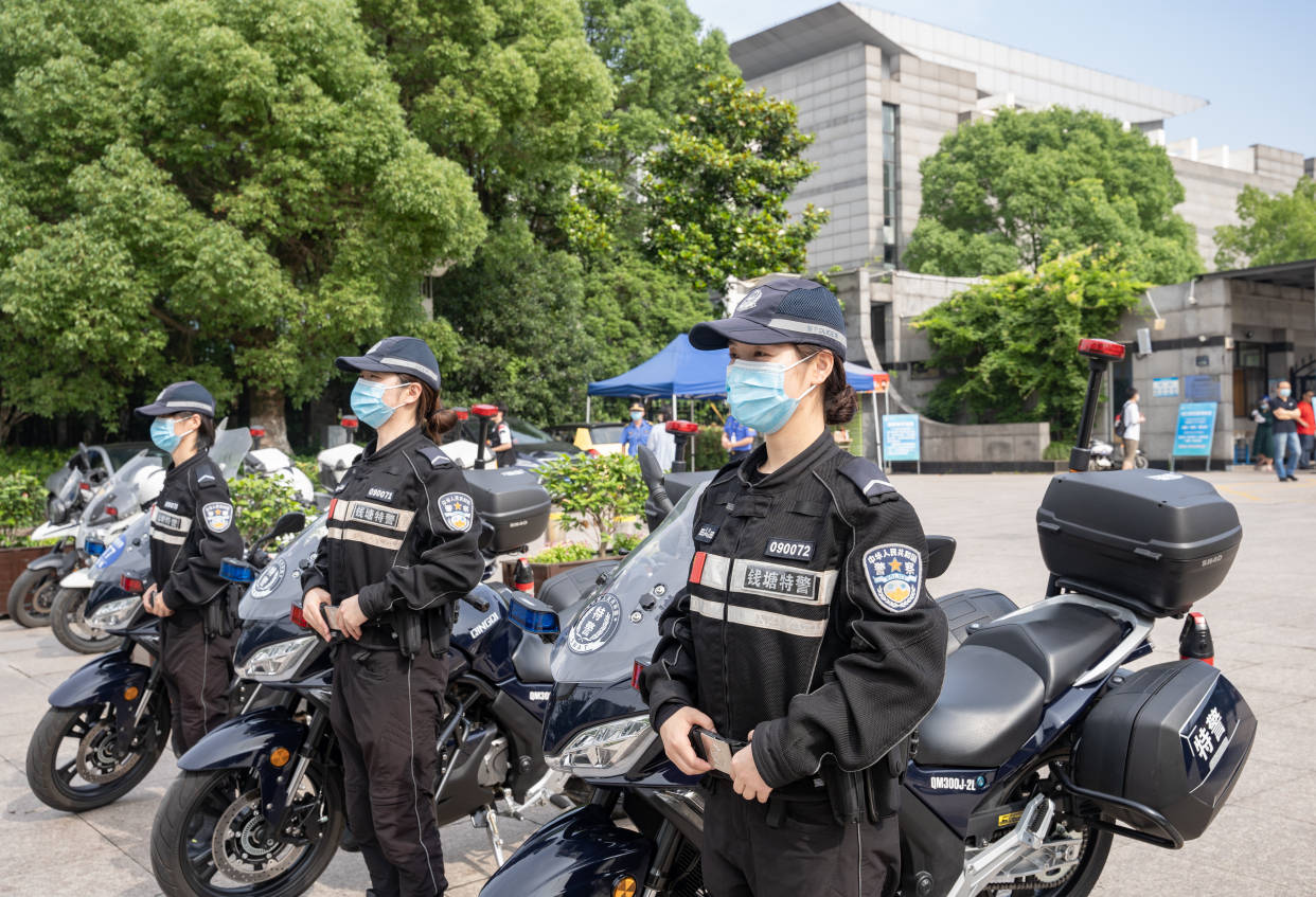又酷又飒杭州钱塘女子铁骑队太棒了首次参加高考护考受欢迎