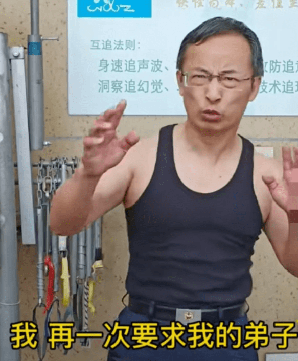 "疯狗拳"掌门人陈鹤皋呼吁弟子们,遇到唐山情况,要果断出手!