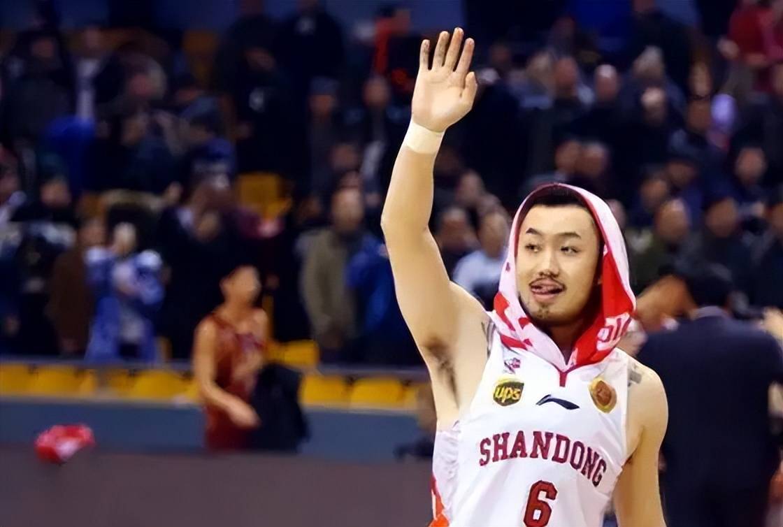 原创睢冉传记山东男篮历史上的国手充满争议退役后成经纪人