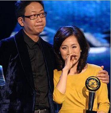 原创曾在电视人气与何炅齐平走红后与原配妻子分手如今成这样