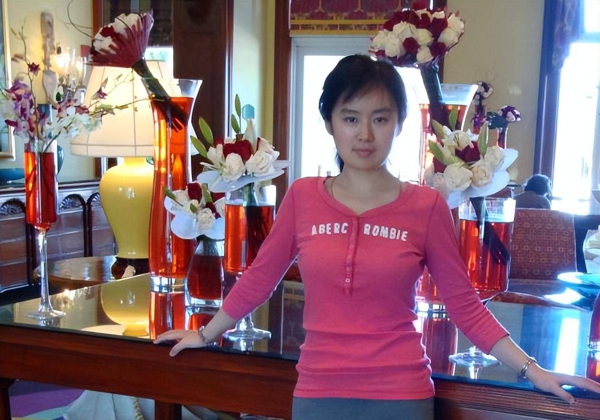 凤凰卫视战地女记者闾丘露薇和美女记者郭晶晶老公是谁?