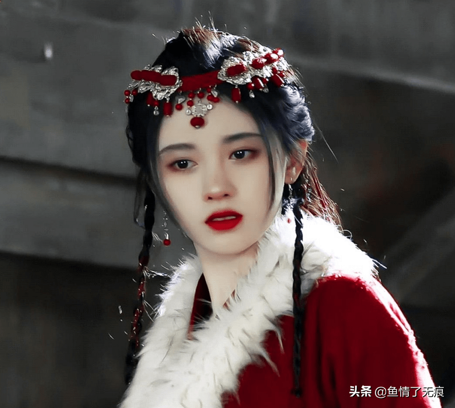 鞠婧祎又一部新剧开机，终于换掉半永久妆，妆容素净撞脸王祖贤_造型_慕南枝_桃花