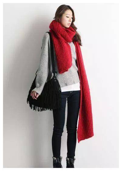 原创             让围巾成为你的冬季造型的核心，这几种穿法是时尚的关键