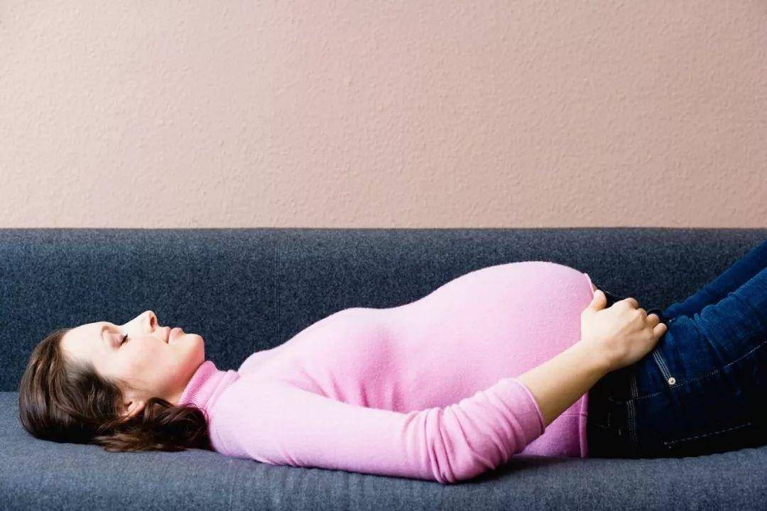 孕晚期孕妇腿抽筋,未必是缺钙惹的祸,也可能是这些原因所致