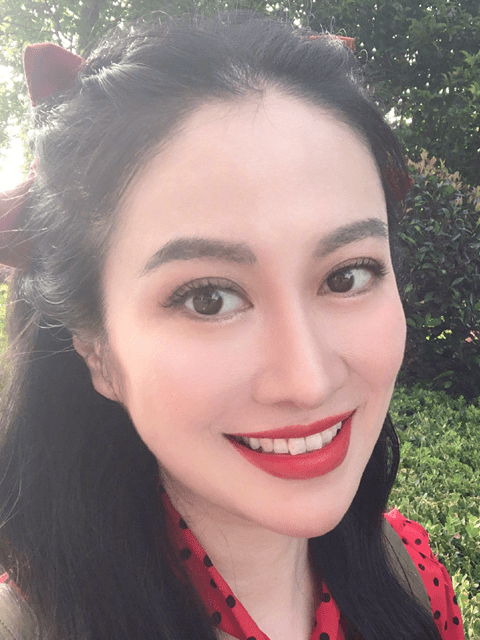 42岁叶璇近照脸部大变样,古装女神变网红